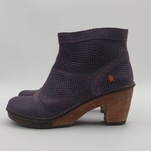 Art Booties Suede Leather Boho Snake Skin Embossed Purple Made in Spain 41 / 9.5